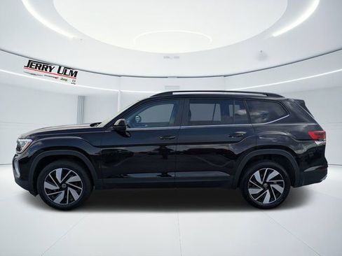 Used 2025 Volkswagen Atlas SE AWD/4WD image 6
