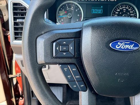 Used 2015 Ford F150 XLT AWD/4WD image 21
