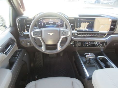 New 2026 Chevrolet Silverado 1500 LTZ w/ LTZ Premium Package image 18