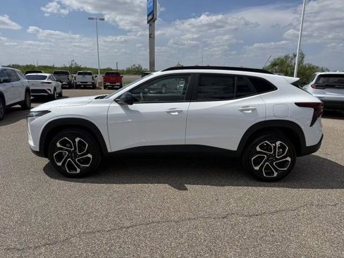 New 2026 Chevrolet Trax RS image 6