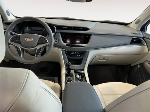 Certified 2024 Cadillac XT5 Premium Luxury w/ LPO, Floor Liner Package image 8