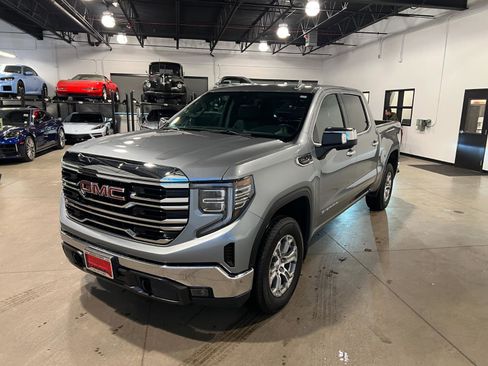 Used 2025 GMC Sierra 1500 SLT image 7