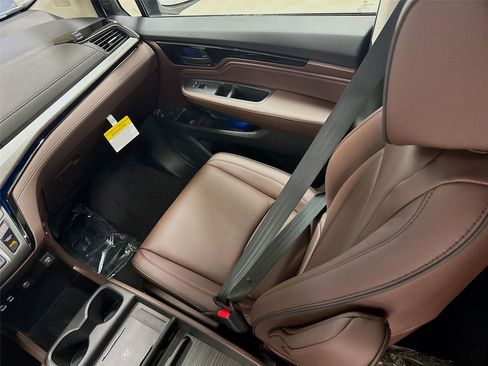 New 2026 Honda Odyssey Touring image 23