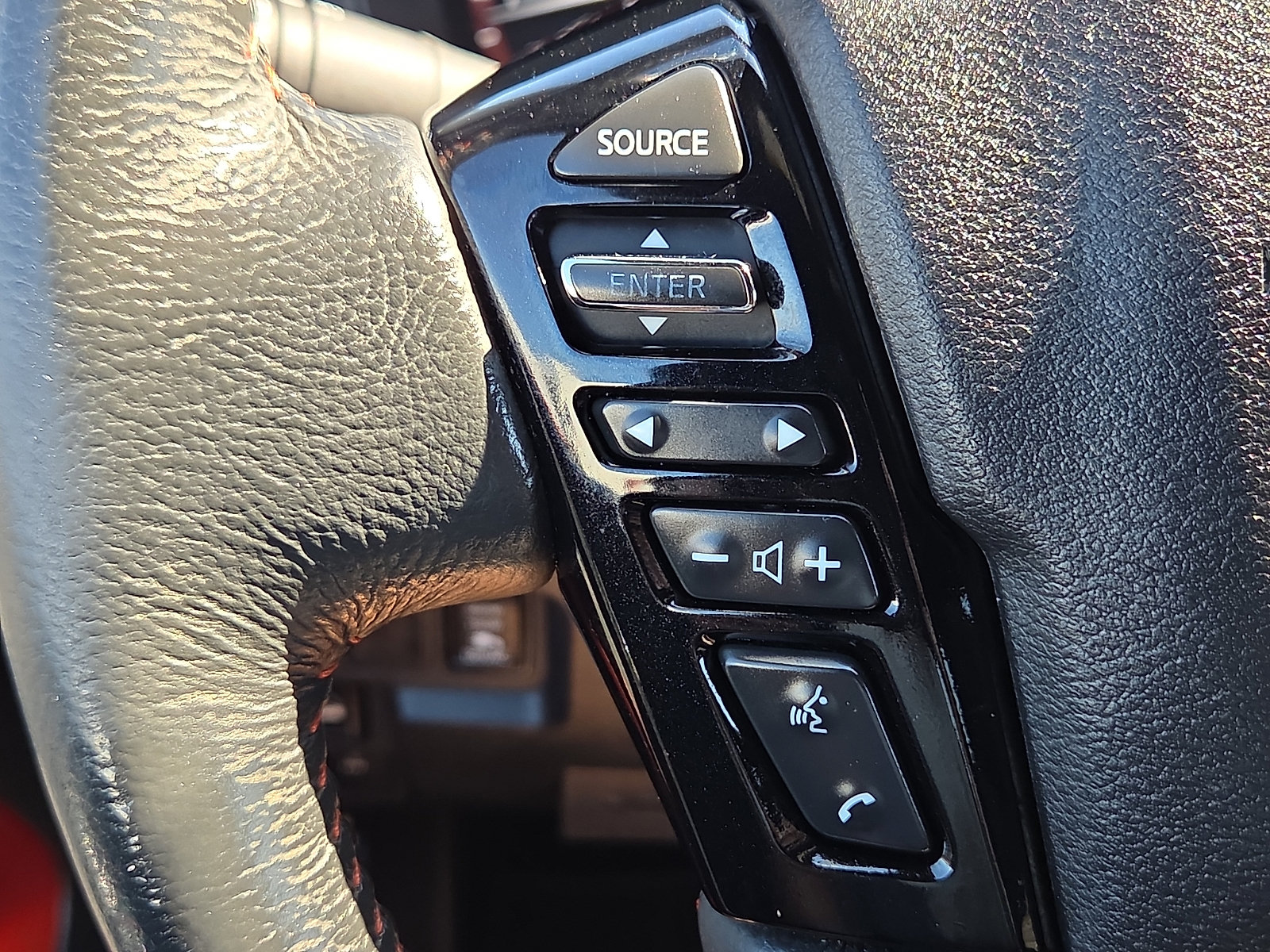 Used 2022 Nissan Frontier PRO-4X AWD/4WD image 21