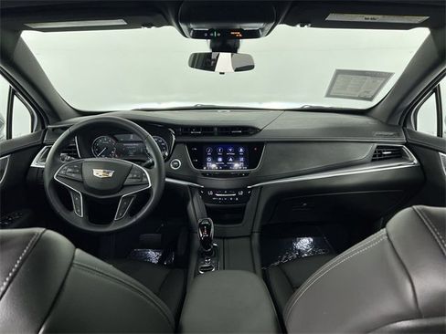Certified 2025 Cadillac XT5 Luxury image 21