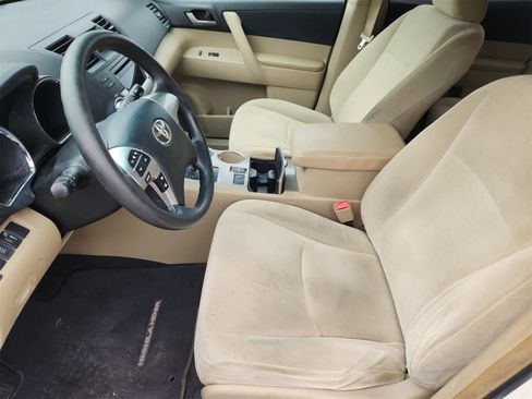 Used 2012 Toyota Highlander FWD image 13