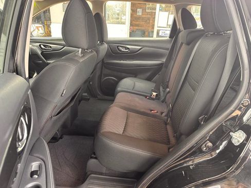 Used 2018 Nissan Rogue S AWD/4WD image 16