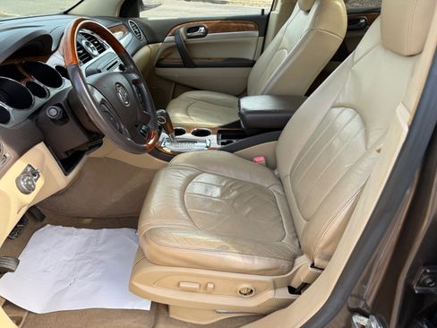 Used 2009 Buick Enclave CXL w/ Entertainment Package #3 image 9