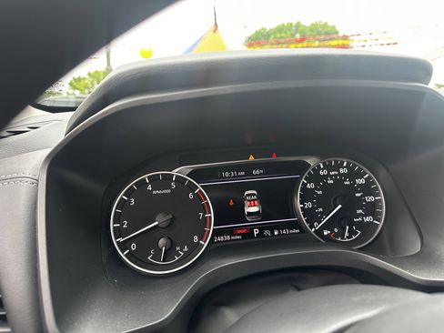 Used 2024 Nissan Rogue SV FWD image 14