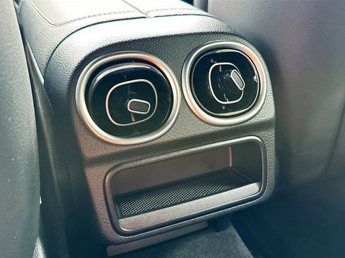 Used 2024 Mercedes-Benz C 300 4MATIC Sedan image 25