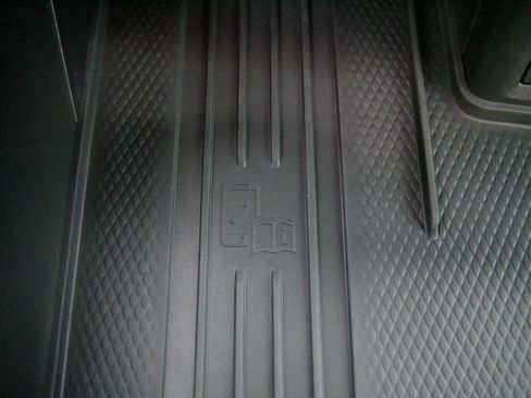 Used 2025 Volkswagen Atlas Cross Sport SEL Premium R-Line AWD/4WD image 32