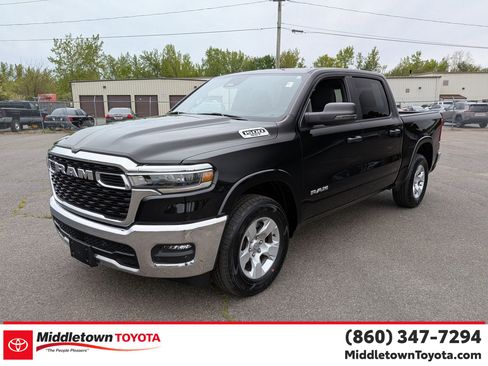 Used 2025 RAM 1500 Big Horn AWD/4WD image 7