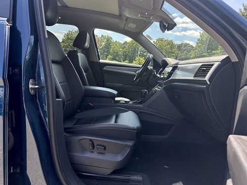 Used 2022 Volkswagen Atlas SEL R-Line AWD/4WD image 29
