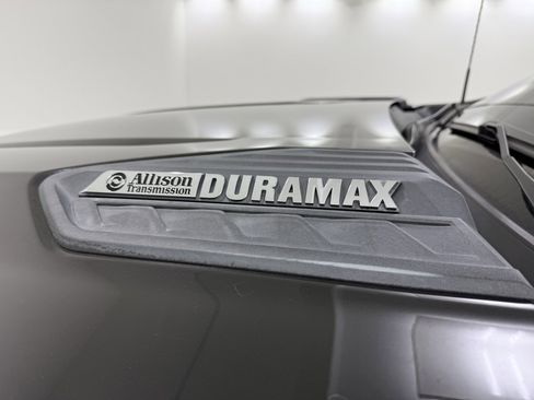 Used 2022 Chevrolet Silverado 2500 LTZ w/ LTZ Convenience Package image 15