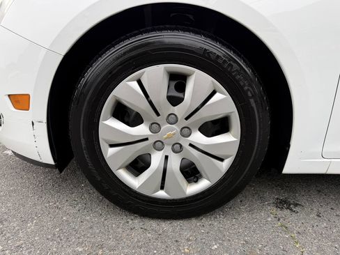 Used 2015 Chevrolet Cruze LS FWD image 22