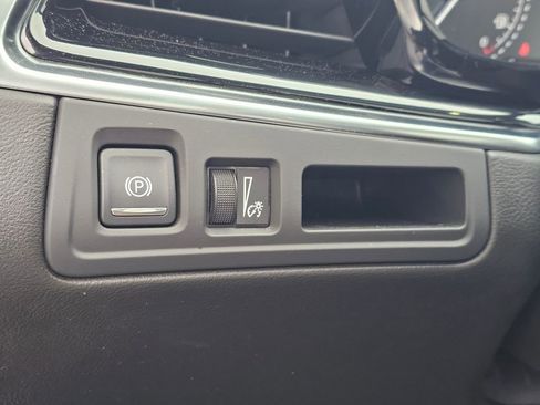 Used 2023 Cadillac XT6 Sport image 27