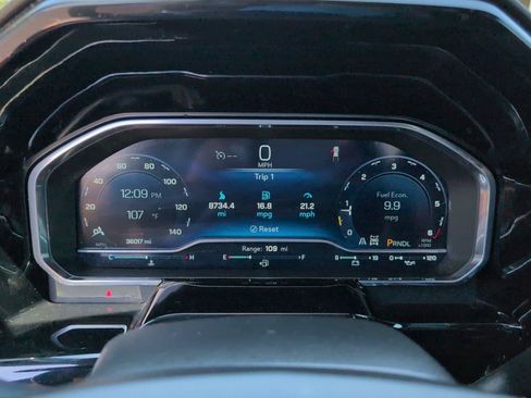 Used 2023 Chevrolet Silverado 1500 LT AWD/4WD image 23