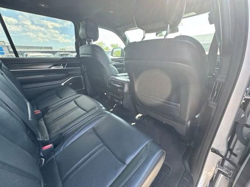 Used 2023 Jeep Wagoneer L Series II AWD/4WD image 25