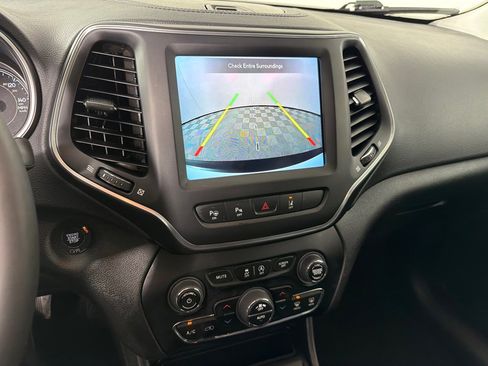 Used 2023 Jeep Cherokee Altitude Lux image 16