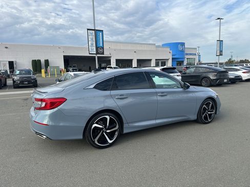 Used 2022 Honda Accord Sport image 3