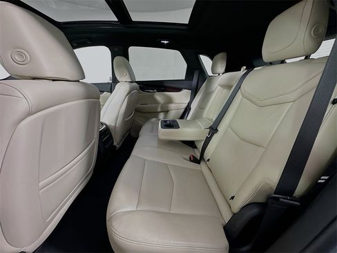 Used 2018 Cadillac XT5 Premium Luxury image 4
