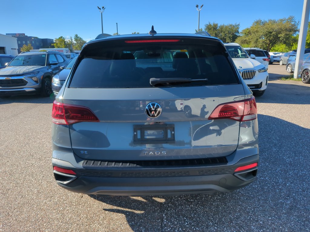 Certified 2024 Volkswagen Taos SE w/ Taos Adventure Package (SXB) FWD image 3