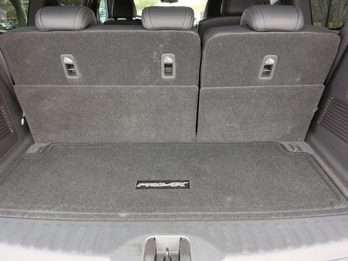 Used 2025 Nissan Armada PRO-4X w/ Pro-4X Premium Package image 37