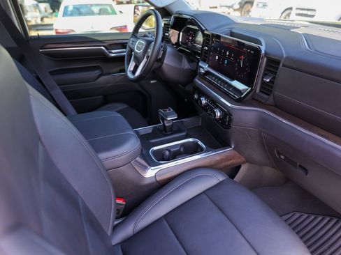 Used 2024 GMC Sierra 1500 SLT AWD/4WD image 32