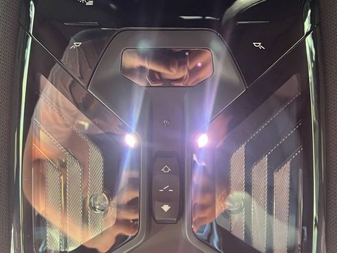 Used 2023 BMW i7 xDrive60 image 31