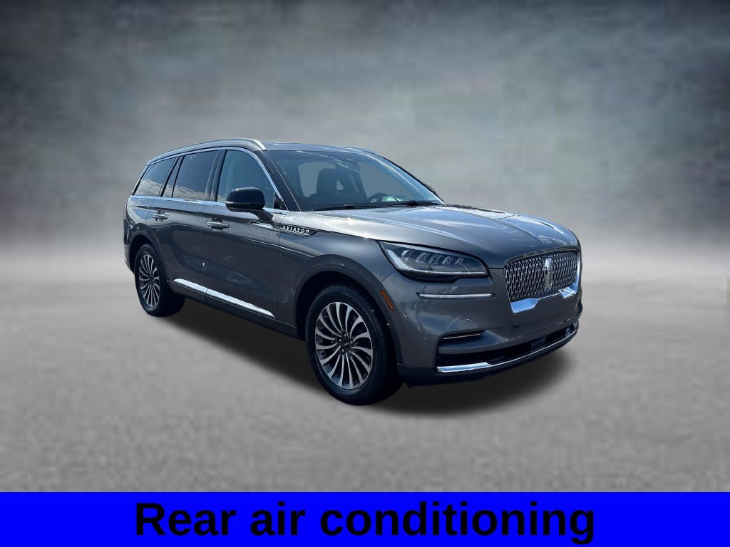 Used 2023 Lincoln Aviator AWD w/ Premium Package image 4
