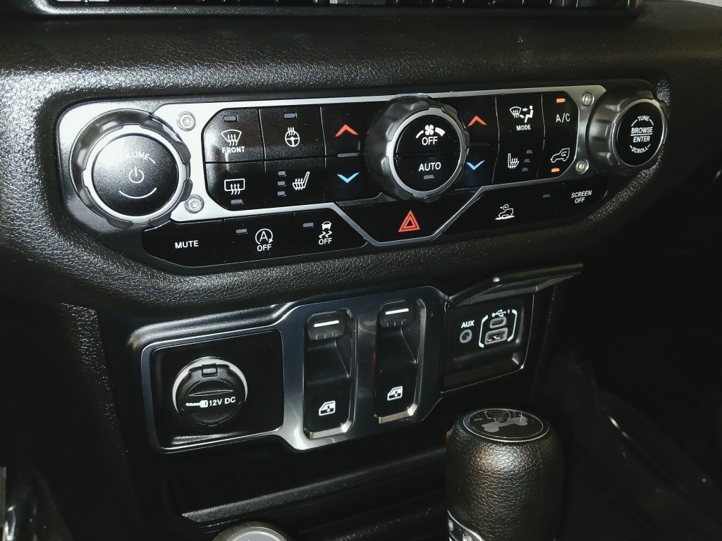 Used 2024 Jeep Wrangler Sport AWD/4WD image 17