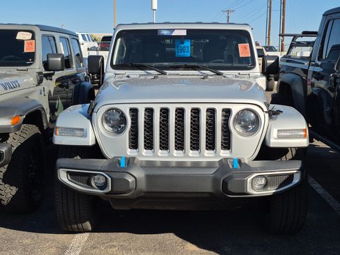 Used 2023 Jeep Wrangler Unlimited Sahara AWD/4WD image 12