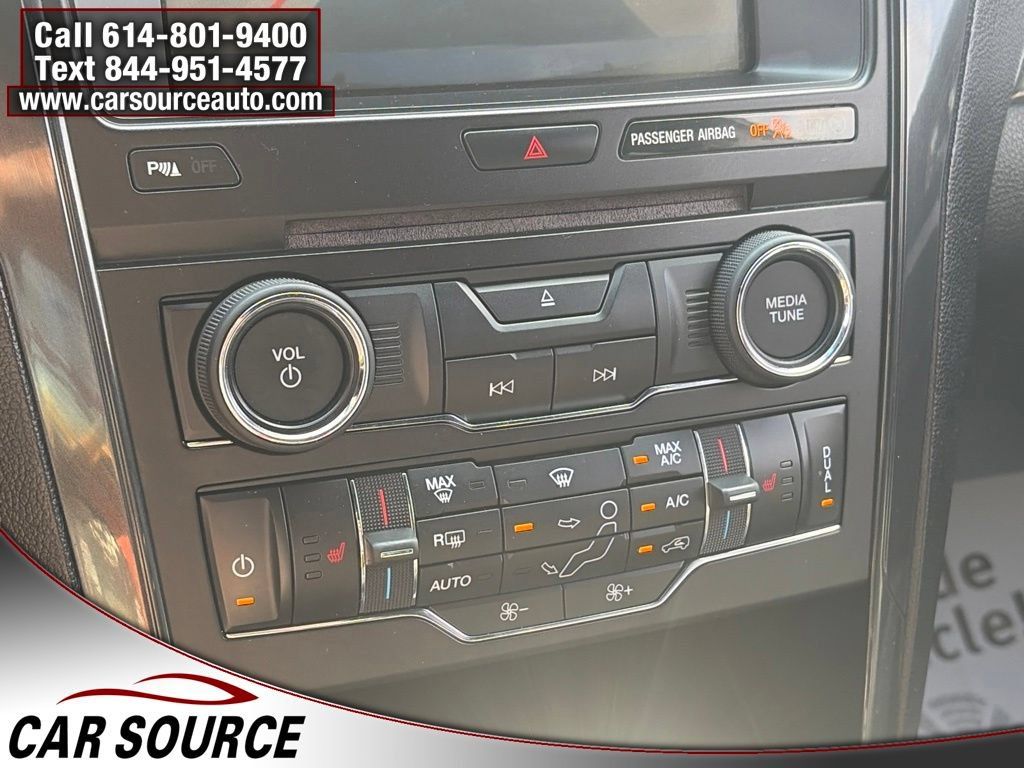 Used 2016 Ford Explorer XLT w/ Equipment Group 201A FWD image 22