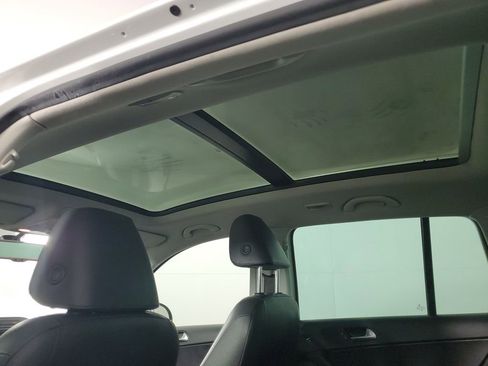 Used 2017 Volkswagen Tiguan Wolfsburg Edition image 16