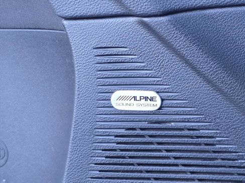 Used 2023 Dodge Challenger SXT image 9