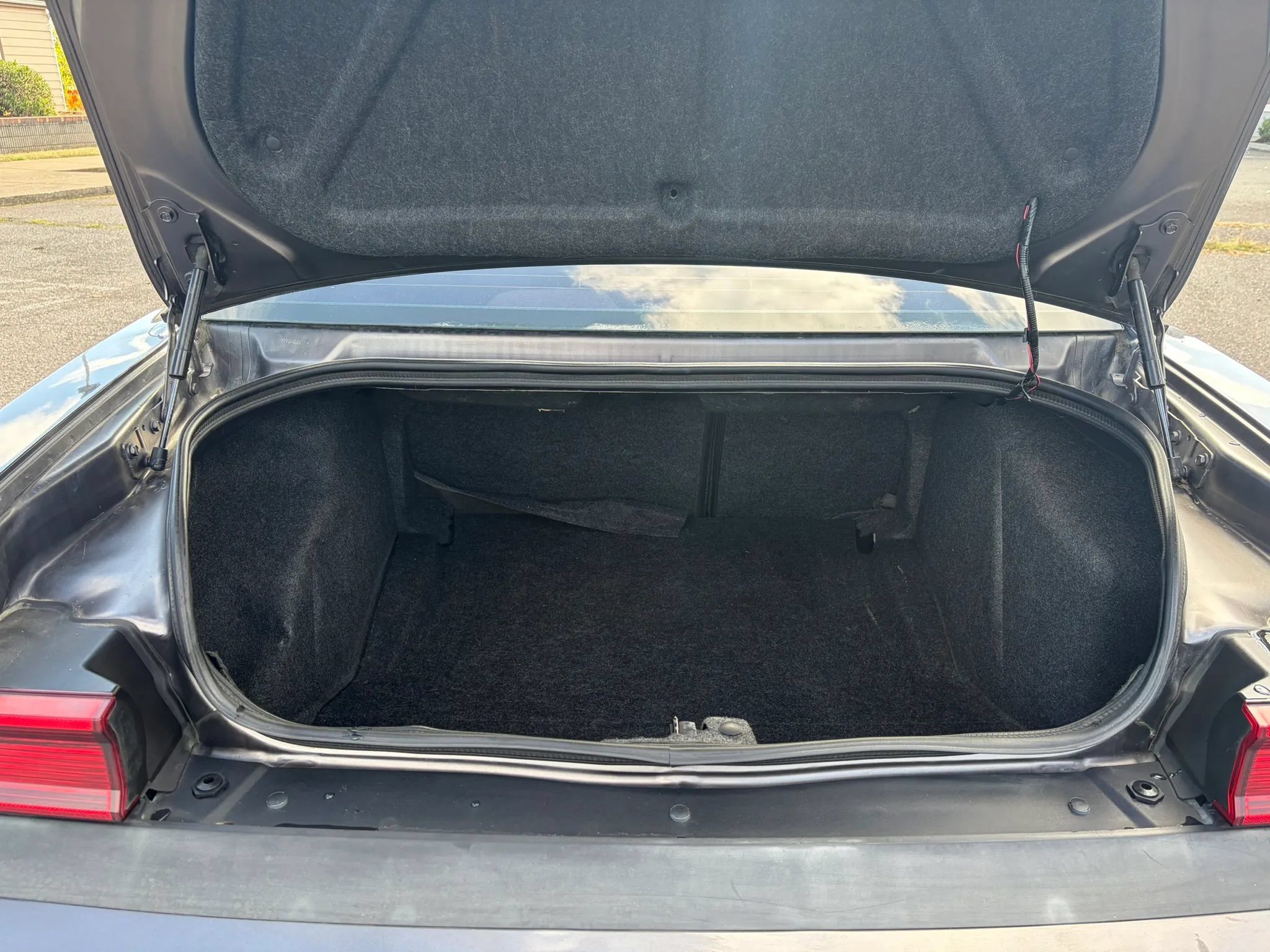 Used 2014 Dodge Challenger SXT RWD image 16