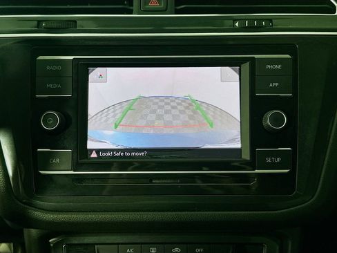Used 2018 Volkswagen Tiguan S FWD image 13