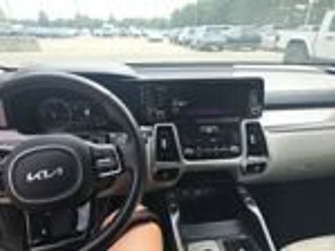 Used 2023 Kia Sorento EX AWD/4WD image 7