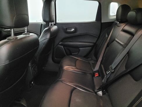 Used 2017 Jeep Compass Latitude w/ Popular Equipment Group AWD/4WD image 18