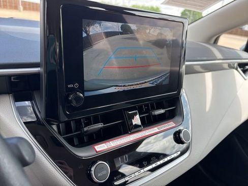 Used 2026 Toyota Corolla LE FWD image 9