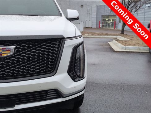 Used 2025 Cadillac Escalade Sport w/ Touring Package image 10