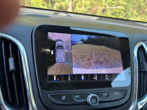 Used 2022 Chevrolet Equinox LT image 17