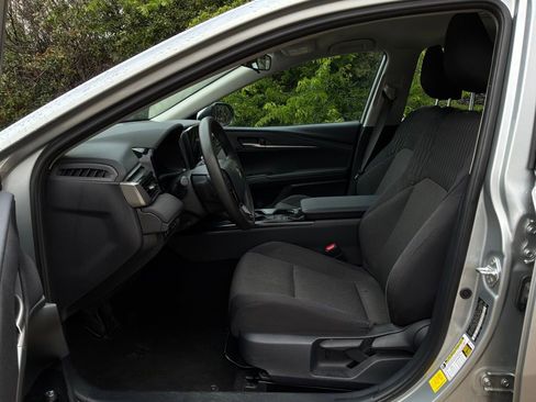 Used 2025 Toyota Camry LE FWD image 10