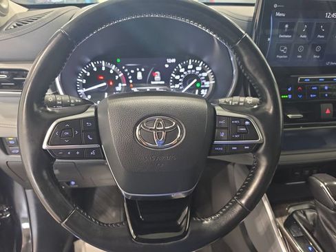 Used 2020 Toyota Highlander Platinum AWD/4WD image 18