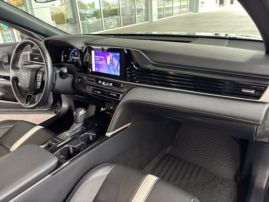 Used 2025 Toyota Camry SE FWD image 23