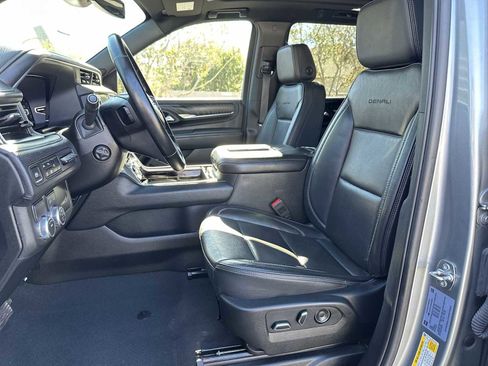 Used 2024 GMC Yukon XL Denali image 15