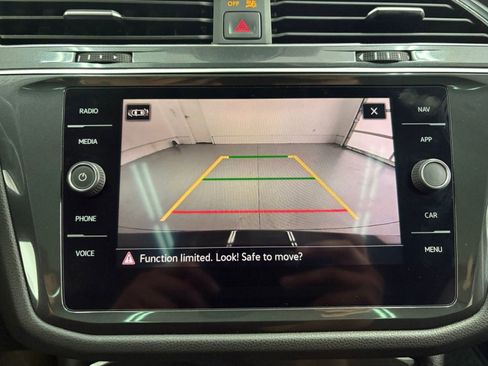 Used 2021 Volkswagen Tiguan SEL image 27