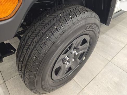 Used 2024 Jeep Gladiator Sport AWD/4WD image 36