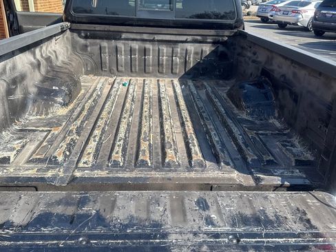 Used 2015 Nissan Frontier SV image 14