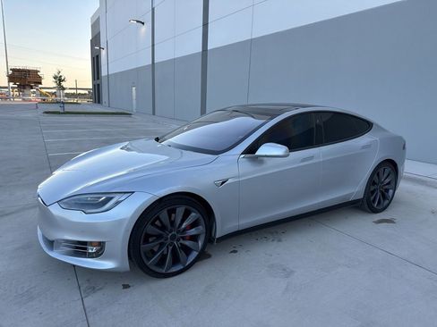 Used 2016 Tesla Model S P90D AWD/4WD image 4